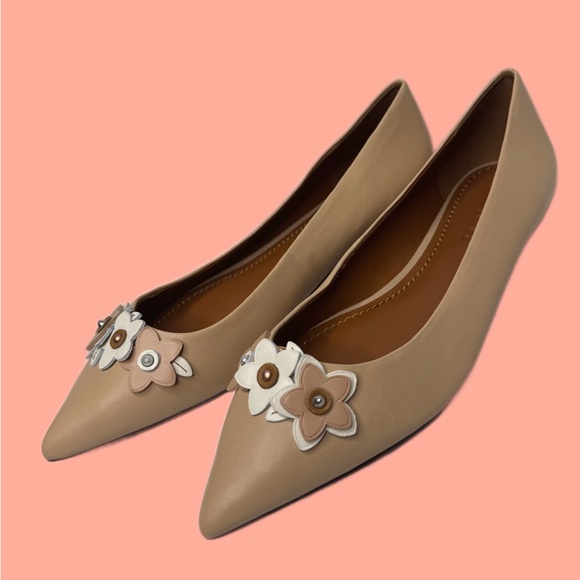 Coach Shoes - NWOT Coach Nude Leather Pointed Toe Floral Flats Size 9.5